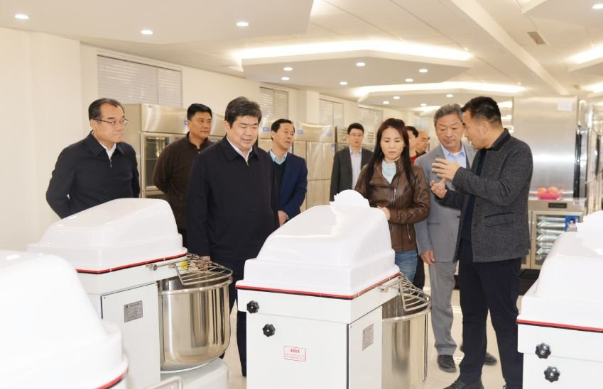 市委常委、統(tǒng)戰(zhàn)部部長(zhǎng)李家良陪同客人到濱州市(圖5)