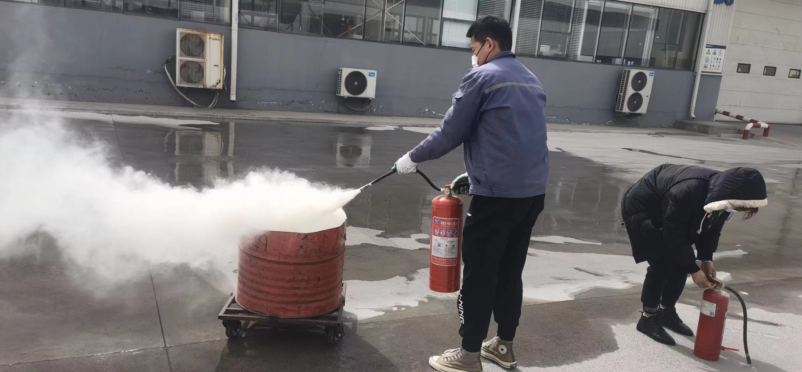 開(kāi)展消防演練，提升員工應(yīng)急能力(圖3)